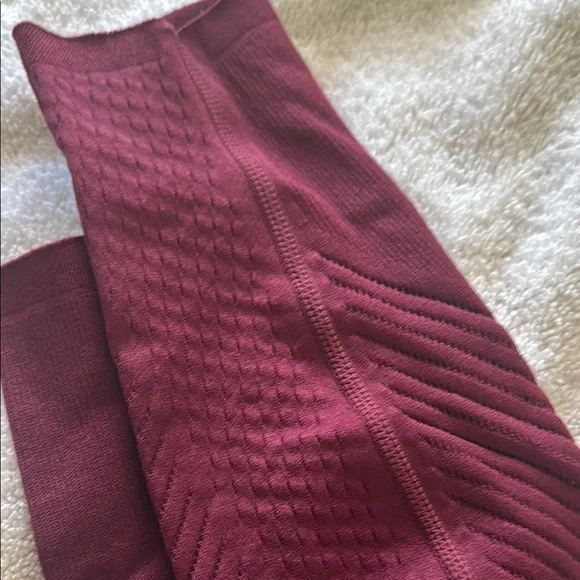 Fabletics SculptKnit Burgundy Leggings - Picture 4 of 5